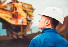 Imacec: Experto advierte que la minería podría ser el sector más afectado en los próximos meses