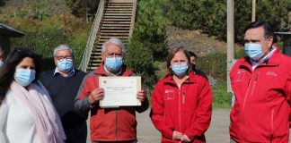 Intendenta Rebeca Cofré entregó recursos a cooperativas de salineros de Pichilemu y Paredones