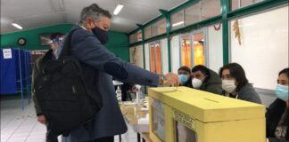 Alto flujo de votantes recibe los colegios Municipales de Rancagua durante esta Jornada