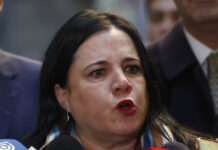 “En política no todo vale”: Steinert aborda su vínculo con ex pareja en una sociedad en que éste representó a narcotraficante