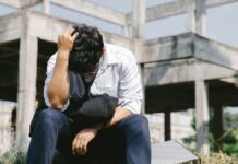 Personas cesantes triplican el riesgo de depresión y ansiedad en comparación a personas con trabajo