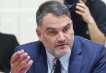 Macaya abre la puerta a reponer «Yo elijo mi PC» y dice desconocer detalles del Presupuesto 2027