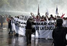 Colegio de Profesores calificó de “brutal” represión contra manifestantes durante marcha convocada por la CONFECH
